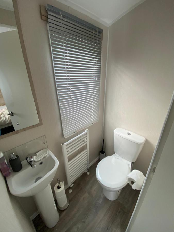 Meadow View 171 - Golden Palm - Central Heating, Wifi, Pet Friendly, Bed Linen - Meadow Lakes Caravan & Lodge Hire 查珀尔圣伦纳兹 外观 照片