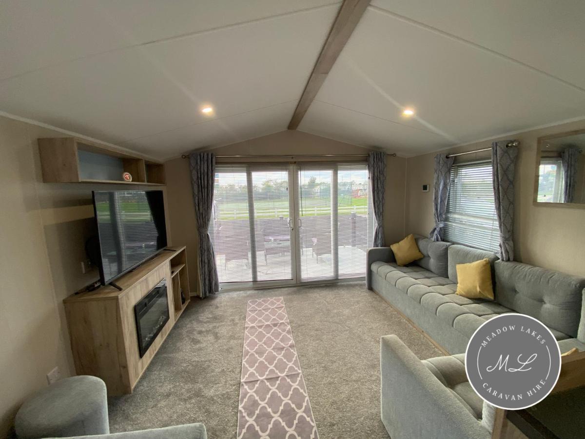 Meadow View 171 - Golden Palm - Central Heating, Wifi, Pet Friendly, Bed Linen - Meadow Lakes Caravan & Lodge Hire 查珀尔圣伦纳兹 外观 照片