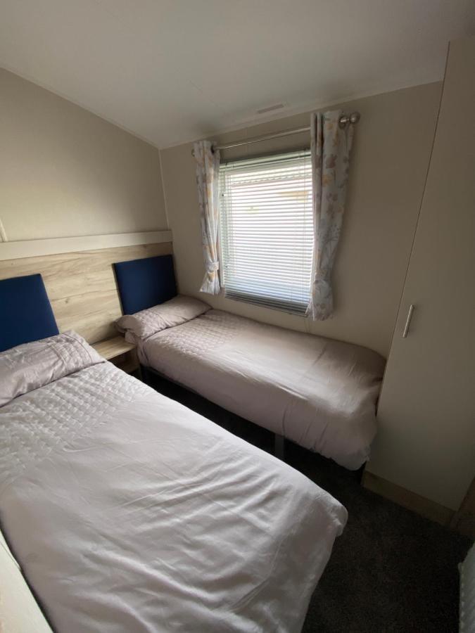 Meadow View 171 - Golden Palm - Central Heating, Wifi, Pet Friendly, Bed Linen - Meadow Lakes Caravan & Lodge Hire 查珀尔圣伦纳兹 外观 照片